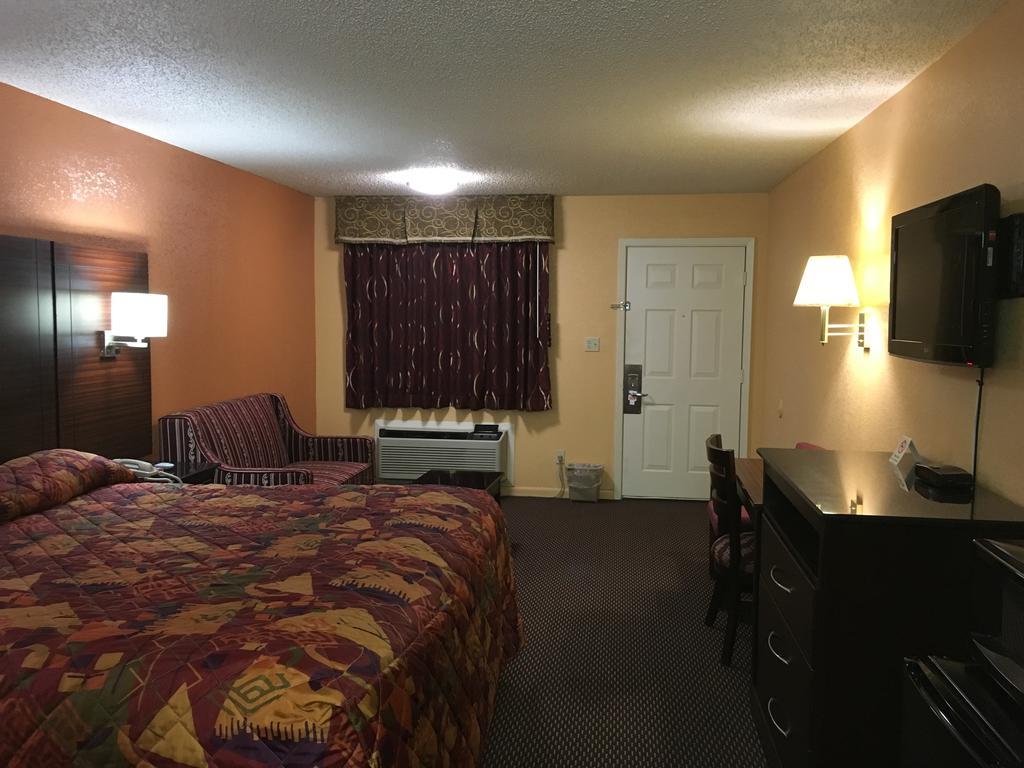 Redwood Inn - White Hall Extérieur photo